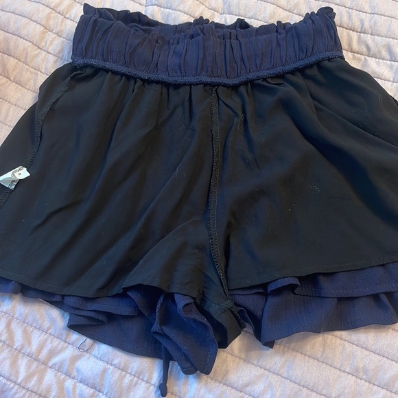 Altard state skort that looks like a skirt, size women’s xs and color navy. - Picture 4 of 4